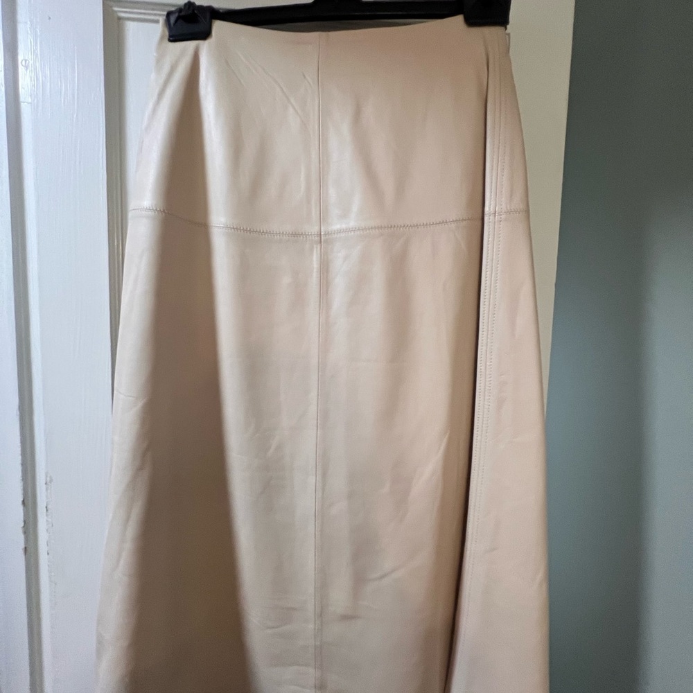 Elegant Beige Women's Skirt